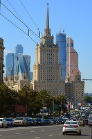 Piața auto din Rusia s-a înjumătățit