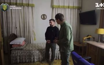 VIDEO Cum arată camera în care locuiește Zelenski de la începutul războiului