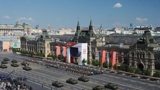 VIDEO Paradă de Ziua Victoriei la Moscova, umbrită de insuccesele militare din Ucraina pentru al doilea an la rând. Putin spune că împotriva Rusiei se poartă „un adevărat război” și portretizează Occidentul ca răul absolut