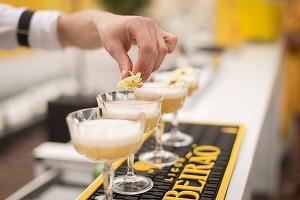 Criza forței de muncă în Bulgaria: Personal adus din India pentru restaurante și hoteluri. Meseria de barman nu mai e atractivă pentru bulgari