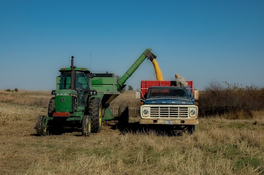 Agricultorii polonezi au blocat intrarea în țară a camioanelor venite din Ucraina. Ei au cerut plata despăgubirilor promise după ce în Polonia au fost vândute cereale ucrainene