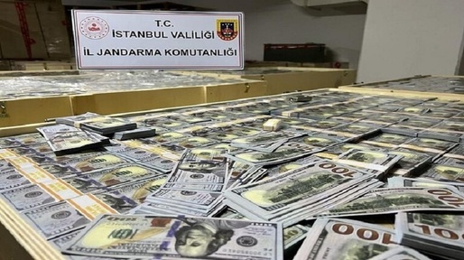 Turcia a confiscat suma record de 1 miliard de dolari falși în Istanbul, cu destinația Africa
