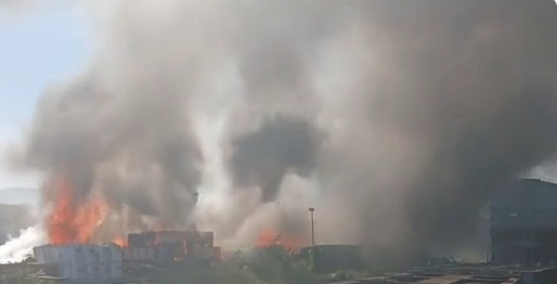 VIDEO Incendiu uriaș la un terminal petrolier din portul Novorossiisk, de la Marea Neagră