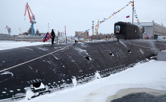 FOTO Putin a vizitat un șantier naval pentru a vedea cu propriii ochi noile submarine nucleare rusești