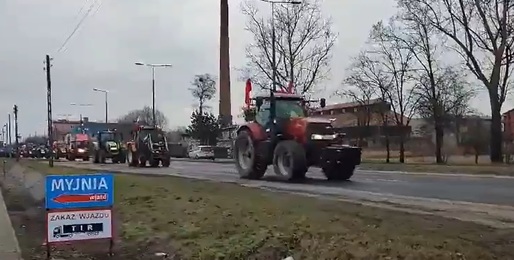 VIDEO Polonia, paralizată de protestele fermierilor: Peste 250 de blocaje pe șosele și la granița cu Ucraina. „Fără noi, veți fi flămânzi, goi și treji"