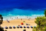 Grecia introduce un regulament mai strict pentru plaje. Schimbare la șezlonguri