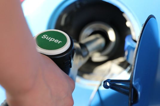 Guvernul Ungariei va discuta din nou despre prețurile carburanților, în ciuda scăderilor recente. Executivul a cerut ca prețurile să fie aduse la media din regiune