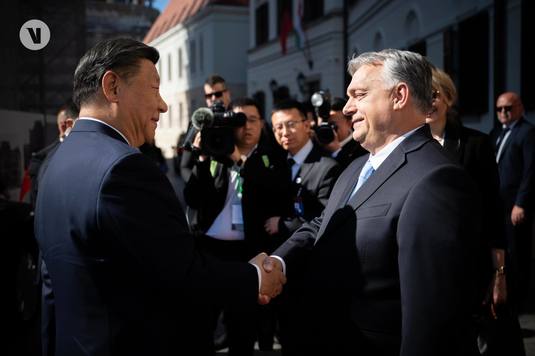 Xi Jinping i-a promis lui Viktor Orban „o călătorie de aur” și multe investiții. Ce așteaptă China de la Ungaria