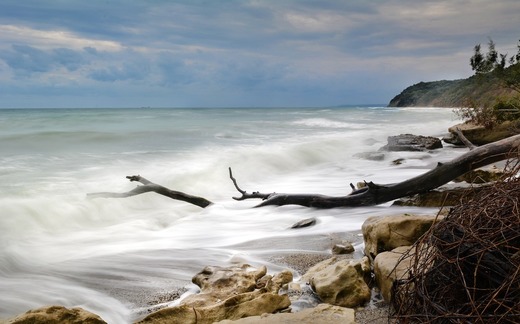 Bulgaria: Hotelierii de pe litoral au mari probleme de personal. Oferă salarii mai mari cu 20% și caută lucrători din Asia 