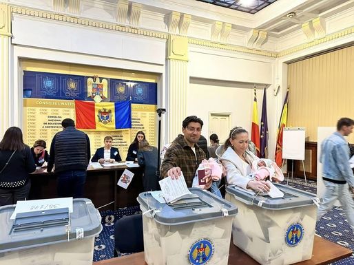 Alegeri în Moldova. Primele rezultate: Maia Sandu, pe primul loc. Referendumul pro-UE pare să fie respins