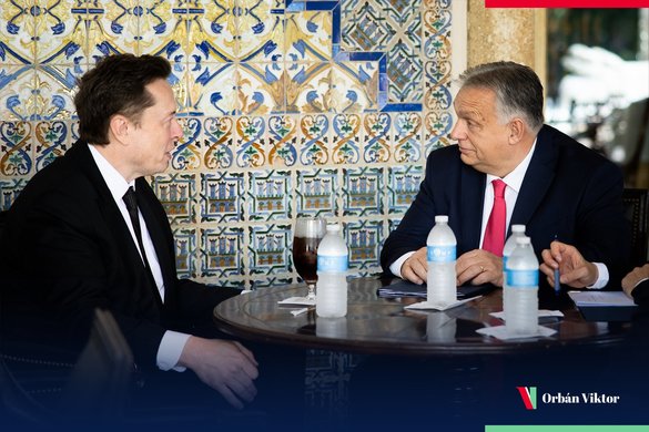 FOTO Viktor Orban s-a întâlnit cu Donald Trump și cu Elon Musk la reședința din Florida a președintelui ales