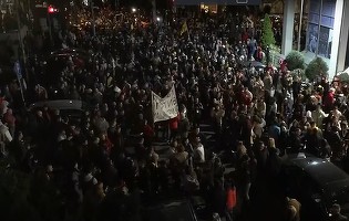 VIDEO Studenții au blocat radio-televizunea națională din Serbia