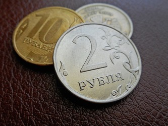 Risc ridicat de colaps bancar în Rusia: Cei mai mari creditori văd o creștere accentuată a neperformantelor. Datornicii, plecați la război în Ucraina. Kremlinul ar fi operat deja un bailout