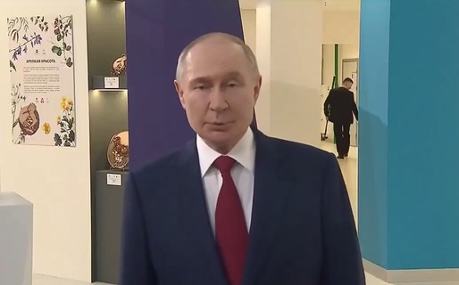 VIDEO Rusia este ”pregătită să lucreze” împreună cu Ucraina la un ”memorandum” privind ”un posibil tratat de pace”, anunță Putin după ce vorbește cu Trump la telefon