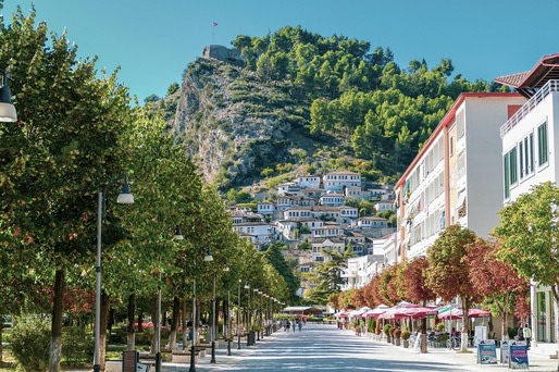 Albania - visul primei societăți fără cash