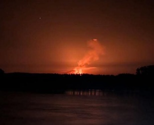 VIDEO Rușii au bombardat localitatea Orlovca, peste Dunăre de județul Tulcea. Exploziile au fost vizibile din mai multe localități din România