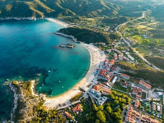 Grecii acuză românii și bulgarii că "au umflat" prețurile la case în Halkidiki