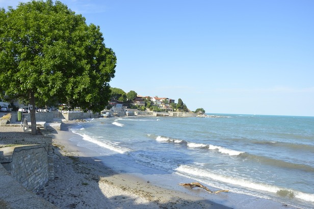 Bulgaria a cerut turiștilor germani prețuri cu 44% mai mari pe litoral, față de o creștere de 14% pentru turiștii interni. Prețurile scad în toamnă