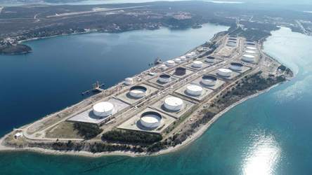 Ungaria și Slovacia: Nu putem importa suficient țiței prin Marea Adriatică, suntem nevoite să menținem achizițiile din Rusia. Oleoductul croat nu rezistă mai mult de 2 ore