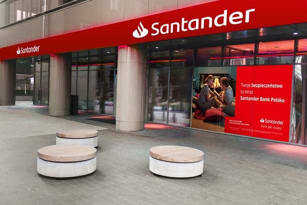 Santander vinde alte acțiuni din subsidiara poloneză