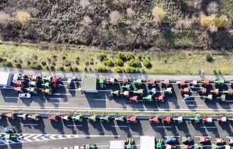 Proteste masive ale fermierilor greci față de întârzierea plăților UE VIDEO