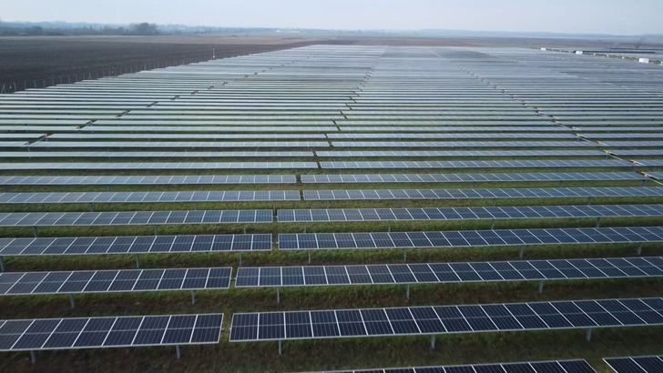 Bulgarii de la Solarpro, cu proiecte și în România, construiesc cel mai mare parc solar din Ungaria