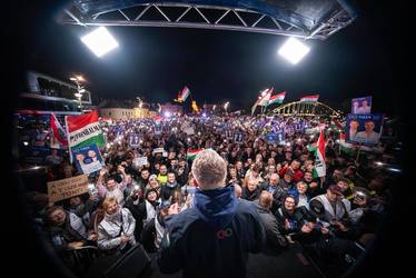 VIDEO Péter Magyar, în miez de noapte după ce l-a învins pe Viktor Orban: Ne-am recâștigat țara. Ungaria va fi un aliat puternic în UE și NATO. Vreau mai multe demisii!