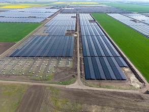 Renalfa, cu proiecte și în România, împrumută 200 milioane de euro pentru cel mai mare parc solar din Ungaria