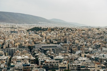 Capitala Greciei, sufocată de turiști: autoritățile pregătesc blocarea dezvoltărilor hoteliere în centru