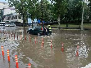 FOTO Inundații și pene de curent în Republica Moldova, după ploi abundente