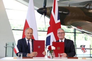 Polonia semnează un tratat de apărare cu Marea Britanie, după acorduri similare cu Franța și Germania