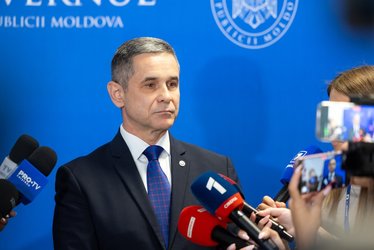 Moldova vrea să introducă instrucția militară obligatorie, între 18 și 55 de ani 