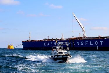 Producția de petrol a Kazahstanului s-a înjumătățit după închiderea temporară a terminalului CPC. La redeschidere, au fost încărcate petroliere care operau doar pentru Chevron, nu și pentru KMG, proprietarul Petromidia
