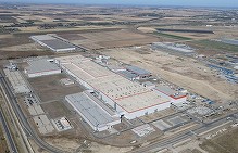 Pornită la un pas de România. Cea mai mare fabrică de baterii din afara Chinei a pornit la 40 km de România. Chinezii de la CATL au început producția în Debrecen, după dispute de mediu cu autoritățile