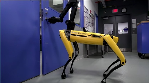VIDEO Roboții au învățat să deschidă uși