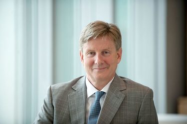 Un fost partener Clifford Chance se desparte de companie pentru un nou rol în cadrul The Open University