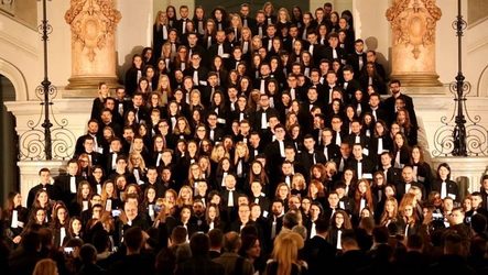 Uniunea Națională a Barourilor din România organizează în cooperare cu Baroul București o dezbatere cu tema „Dreptul la asistență judiciară în materie penală. Importanța accesului la avocat pentru persoanele aflate în detenție”