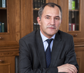 Apel cu privire la combaterea exercitării, fără drept, de către persoane fizice și entități juridice a activităților specifice profesiei de avocat