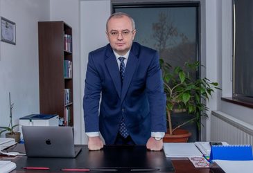 GUEST WRITER Av.prof.univ.dr. Mihai Hotca: Cine țipă mai tare are dreptate?