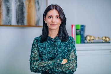 GUEST WRITER Moga & Mondea: A fi tată în instanță. De ce domiciliul copiilor se stabilește aproape întotdeauna la mamă și de ce poate fi asta o greșeală