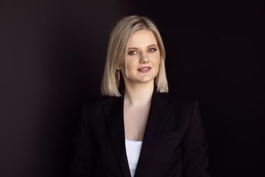 Înstrăinarea terenurilor agricole extravilane în contextul proiectelor de producere a energiei regenerabile și de stocare a energiei electrice