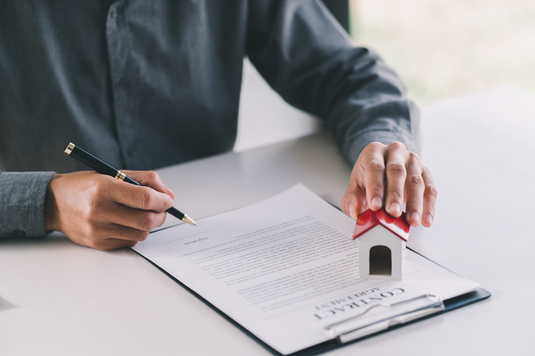 Cum îți protejezi investițiile imobiliare cu ajutorul notarului. Sfaturi pentru antreprenori și dezvoltatori