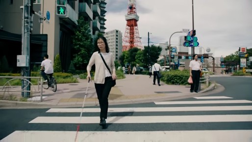 VIDEO Google Maps oferă ghidare pedestră pentru persoanele cu probleme de vedere