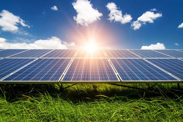 Amazon va construi 3 centrale solare