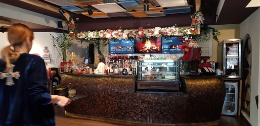 FOTO Ublo Caffe, un bistrou în care ar fi bine să știți dinainte cine vă servește