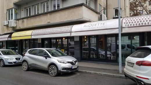 Fie că Sfântul Duh să facă porțiile puțin mai mari la Alouette Urban Bistro… 