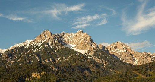 Bogații lumii pot acum să utilizeze și Munții Alpi ca seifuri