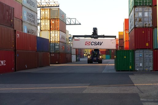 Marii exportatori iau măsuri neobișnuite pentru a reduce deficitul de containere maritime
