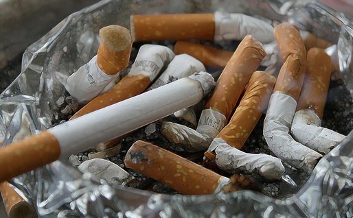Acțiunile producătorilor de țigări sunt în declin pe fondul zvonurilor că SUA ar putea reduce conținutul de nicotină