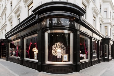 Victoria’s Secret scapă de vânzare. L Brands separă brandul de grup 